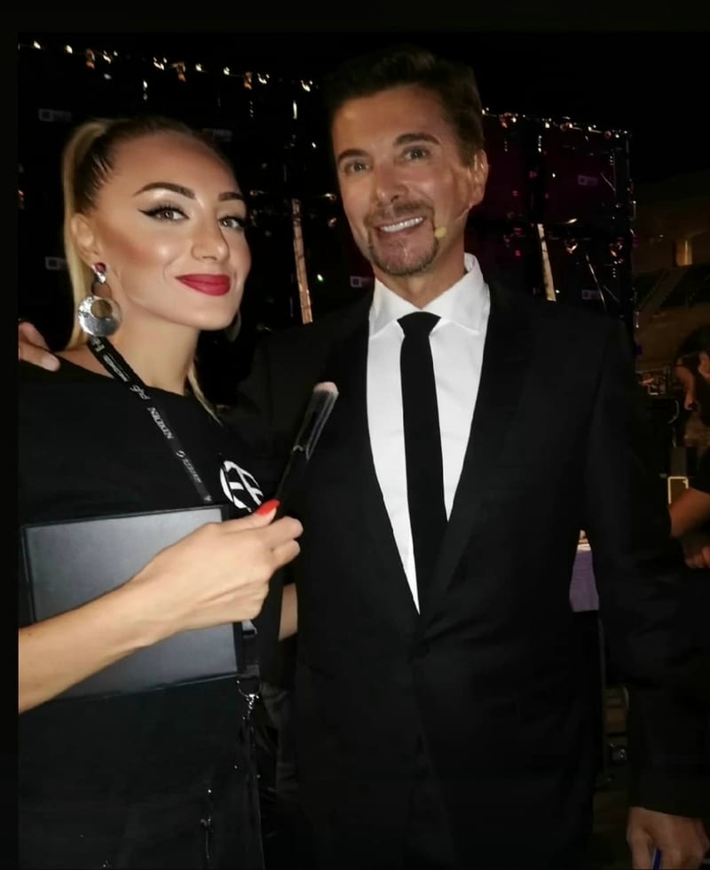 Raffaella Braccolino nel backstage con artisti