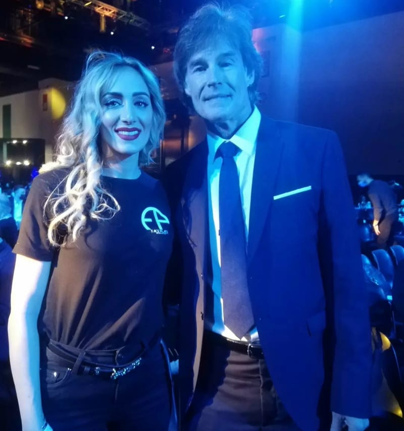 Raffaella Braccolino nel backstage con artisti